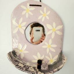 Ceramic Daisy Flower Wall Mirror With Shelf - thumbnail 3