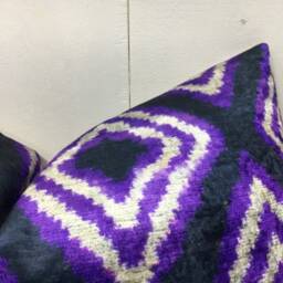 Ikat Velvet Pillow Cover - 16x24, Handwoven Silk Cushion, Modern Home Decor - thumbnail 2