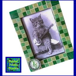 Green Glass Tile Mosaic Picture Frame, Musical Clef Accent, 3.5x5 Photo - thumbnail 2