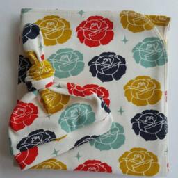 Roses Organic Swaddle Blanket & Newborn Hat Set. Leggings. Take Home Photo Prop. Baby Shower Gift - thumbnail 2