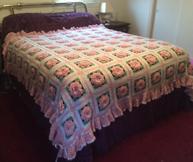 Crochet Pink Roses Afghan Handmade Ruffle Throw With Satin Bows - image 1