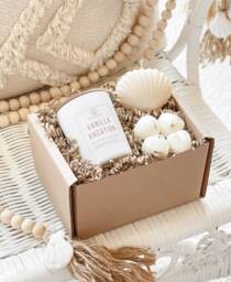 Vanilla Soy Candle Gift Set, Seashell Pillar, Wax Melts, Wooden Wick UK - thumbnail 1