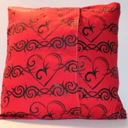 12x12 Valentine's Day Black Barbed Wire Heart Decorative Pillow - thumbnail 3