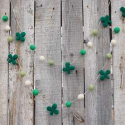 Shamrock Banner Lucky Clover Garland St. Patrick's Day Felt Banner Patty's Photo Prop Green Garlan Wall Decor Leaf Clover - thumbnail 3