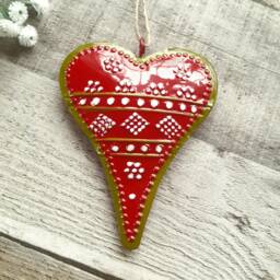 Red Metal Patterned Hanging Heart Decoration - Thehomeandheartsshop Rustic Wall Decor Shabby Wedding Gift Christmas Decorative - thumbnail 2