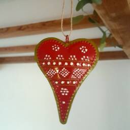 Red Metal Patterned Hanging Heart Decoration - Thehomeandheartsshop Rustic Wall Decor Shabby Wedding Gift Christmas Decorative - thumbnail 3