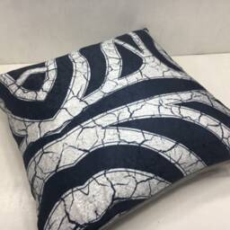 Ikat Velvet Pillow Cover, Handwoven Silk Blend - 20x20 - thumbnail 4