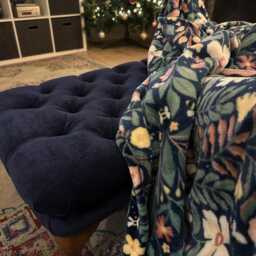 Oxford, Chesterfield Deep Buttoned Footstool, Coffee Table 100 cm X 54 cm. UK Delivery Only - thumbnail 4