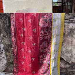 Handcrafted Vintage Kantha Quilt - Reversible Bohemian Blanket - thumbnail 4