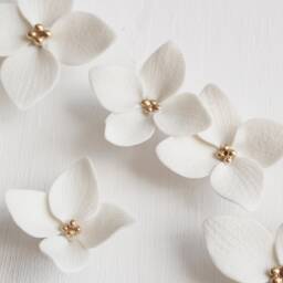 Wall Decor Of 14 White Porcelain & 24K Gold Hydrangeas - thumbnail 1