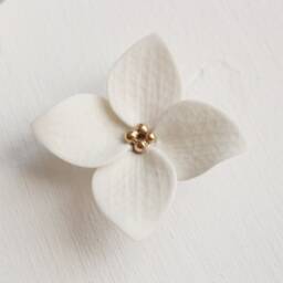 Wall Decor Of 14 White Porcelain & 24K Gold Hydrangeas - thumbnail 2