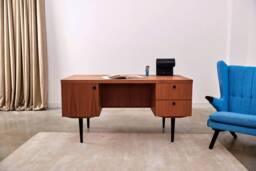 Desk in A Minimalist Scandinavian Style Made Of Veneered Oak Wood - Teak Colour T-B01