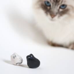 Caring Cat/Ceramic Lucky Charm - thumbnail 3