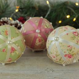Shabby Chic Xmas Baubles, Christmas Tree Decorations Handmade, Lace Ornament Gift Set - thumbnail 4