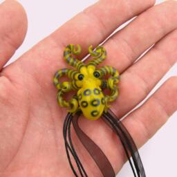 Blue Ringed Octopus Glass Pendant - thumbnail 4