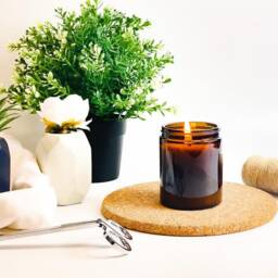 Romeo & Juliet Soy Candle Bookish Gift, Rose Scent - 180Ml - thumbnail 3