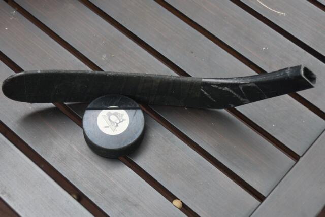 Penguins Stick & Puck Business Card Holder - image 1