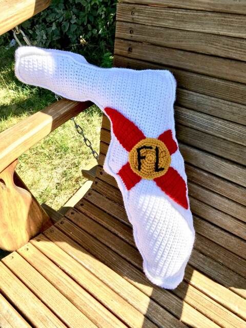 Florida State Flag Pillow Crochet Pattern - image 1