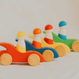 Handmade Colorful Wooden Cars With Peg Friends, Waldorf Car Toy Set, Open-Ended Play, Creative Gift For Kids, Montessori Birthday - thumbnail 4
