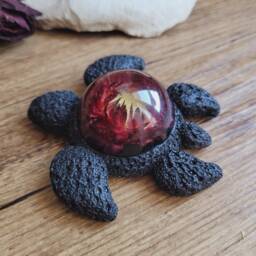 Decorative Resin Turtle With Inclusion Of Dried Immortelle Flower - Miska Model - thumbnail 3