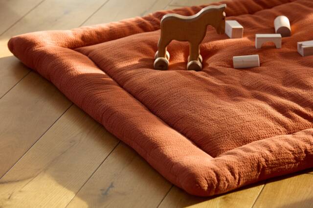 Kraftkids Crawling Mat Playpen Insert Double Crepe Red Autumn 100 cm X 130 cm - image 1