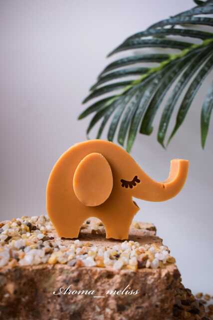Handcrafted Elephant Candle Eco-Friendly Soy & Beeswax Home Decor - image 1