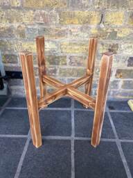 Plant Pot Stand in A Dark Oak Wish-Key Barrel Color Effect