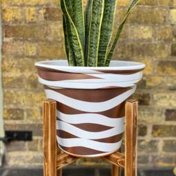 Plant Pot Stand in A Dark Oak Wish-Key Barrel Color Effect - thumbnail 2