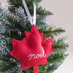 Canada Maple Leaf Red Noel Christmas Tree Ornament Decoration - thumbnail 3
