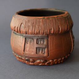 Hand-Sculpted Brown Clay House Planter - Mini Pot For Succulents, Small Plants, & Tillandsias - thumbnail 2