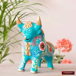 Hand-Painted Turquoise Pucara Bull 8.5 - thumbnail 4