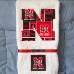 Nebraska Huskers Appliqued Bathroom Hand Towel Grad Gift - thumbnail 2
