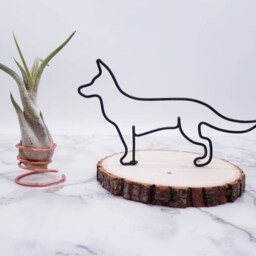 German Shepherd Wire Sculpture, Dog Memorial, Desk Decor - thumbnail 2