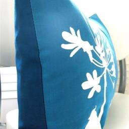 Sale-Teal Cardinal On Agapanthus Rectangle Pillow - thumbnail 2