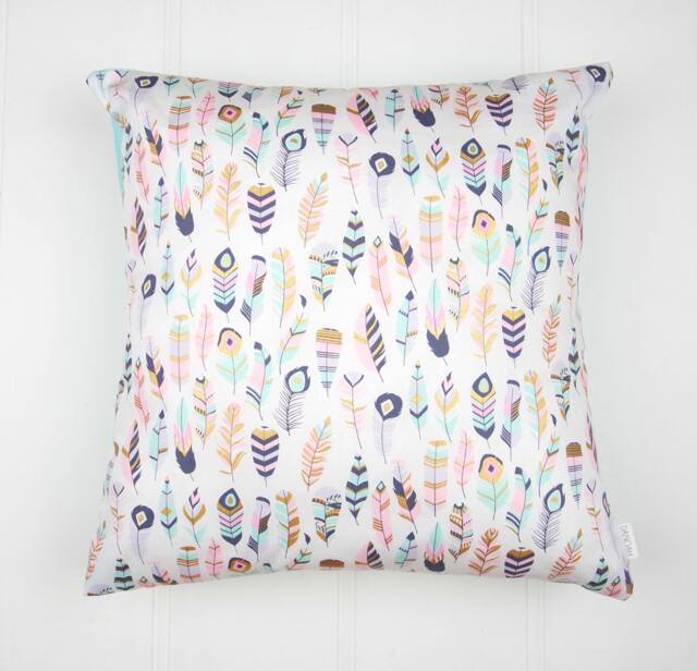 Pastel & Gold Feather Cushion Cover - image 1