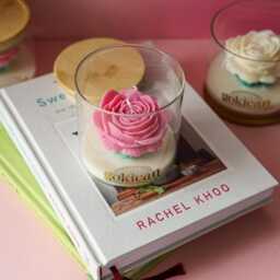 Flower Soy Candle in Glass Cup Rose Bloom, Bamboo Lid - thumbnail 4