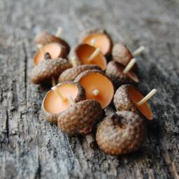 Acorn Cap Candle, Eco Friendly Floating Cinnamon Scented Candles, Holiday Ornaments, Hygge Home Decor - thumbnail 3
