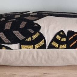 Designers Guild Tanjore Natural & Omega Velvet Cushion Cover 35x55 cm - thumbnail 2