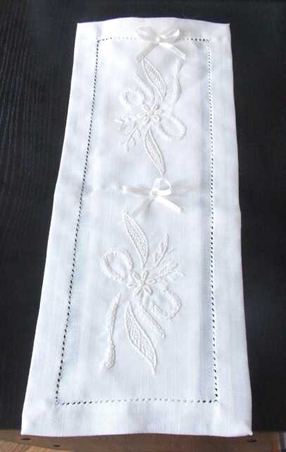 Toilet Paper Holder Hand Embroidered On Ecru Cotton Canvas 2 Places - image 1