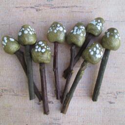 Set Of 3 Miniature Shimmery Gold Mushrooms With White Spots - thumbnail 3