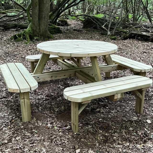 Handmade 8-Seater Round Picnic Table Swedish Redwood Outdoor Bench - image 1