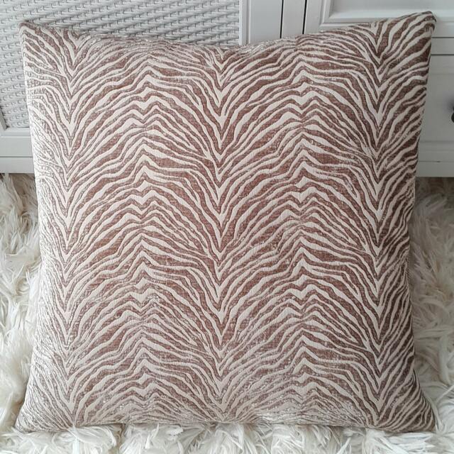 Quality Chenille Velvet Cream Cushion Cover - image 1