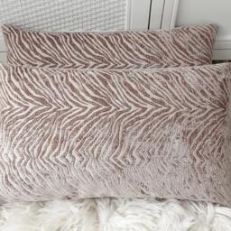 Quality Chenille Velvet Cream Cushion Cover - thumbnail 3