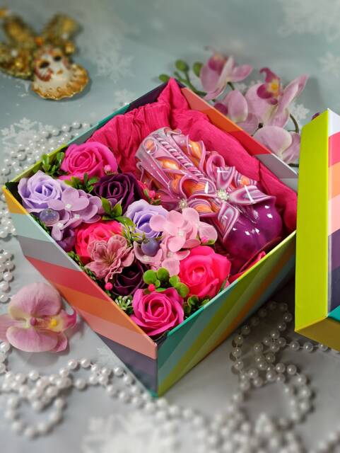 Medium Gift Box With Soap Roses & A Carved Candle Gift For Her Mother's Day Wedding Birthday Valentine's Luxury Handmade Soap Bouquet - image 1