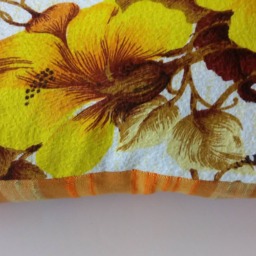Mid Century Retro Bark Cloth Cushion Atomic Era Hibiscus Flower - thumbnail 3
