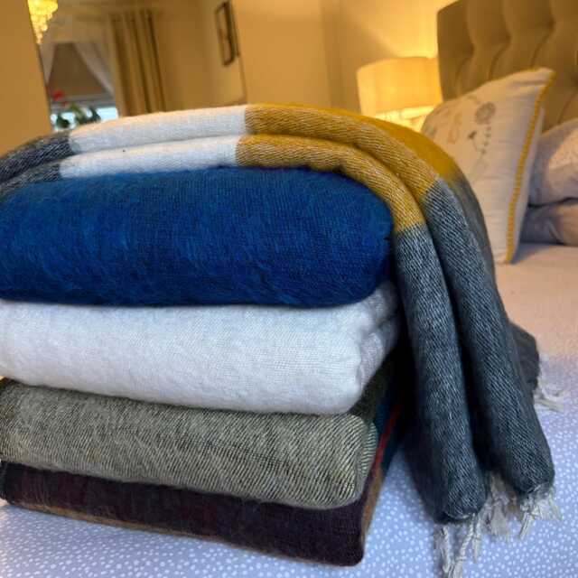 Hand-Loomed Yak Wool Throw Blanket Cosy Yoga Travel Wrap Home D??cor Accessories Ideal Gift Fairly Traded Form Nepal Soft & Warm - image 1