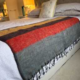 Hand-Loomed Yak Wool Throw Blanket Cosy Yoga Travel Wrap Home D??cor Accessories Ideal Gift Fairly Traded Form Nepal Soft & Warm - thumbnail 2