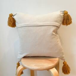 Beige Tufted Cotton Boho Cushion - Orange Tassel Throw Pillow - 45x45cm - thumbnail 4