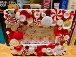 Christmas Bear Button Frame in Red & White ~ Holiday Winter For 4x6 Photo