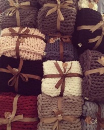 Large Chunky Knit Throw Or Blanket. Baby Loveys 20x30, Personal Size 30x50 Throw 50x65. Sizes Are Approximate & Do Vary - thumbnail 1